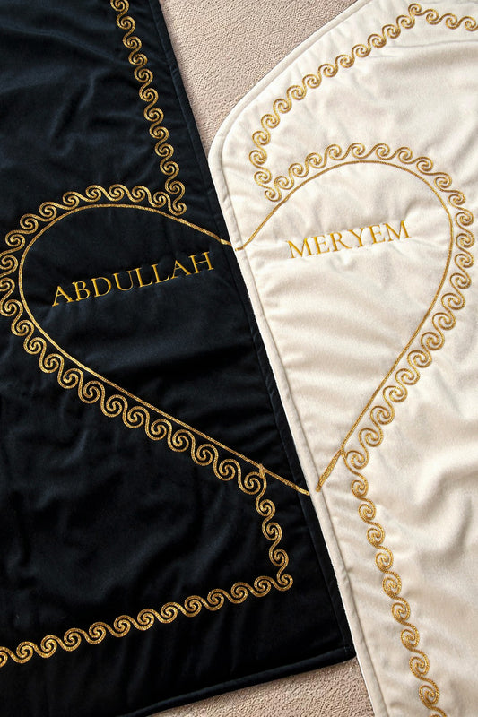 Kişiye Özel İsimli Kalpli Seccade - Çiftler İçin