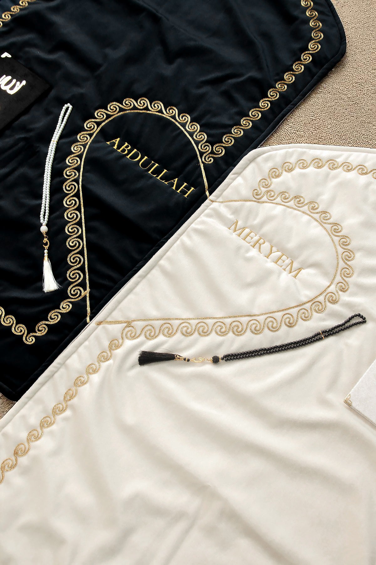 Kişiye Özel İsimli Kalpli Seccade - Çiftler İçin